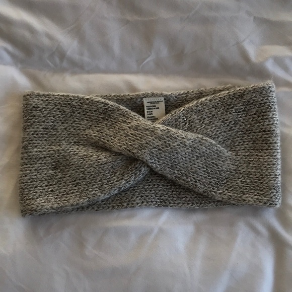 American Eagle Outfitters Accessories - Cozy Knit Headband
